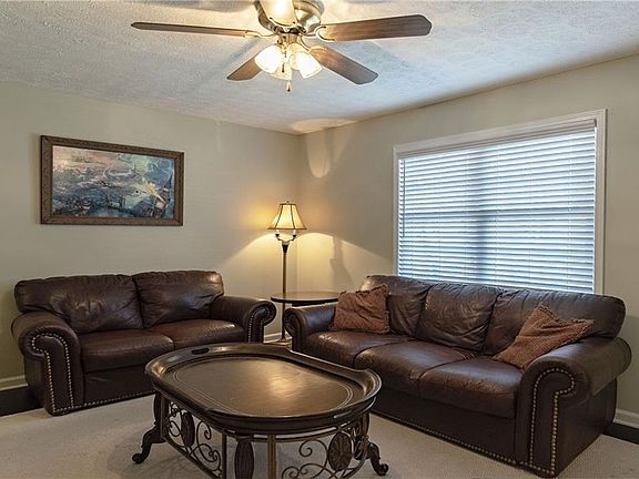 5th image of 440 Kelly Dr