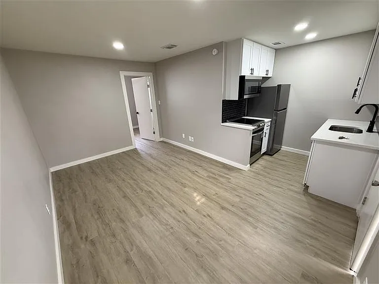 5319 1/2 William Holland Ave — Photo 5