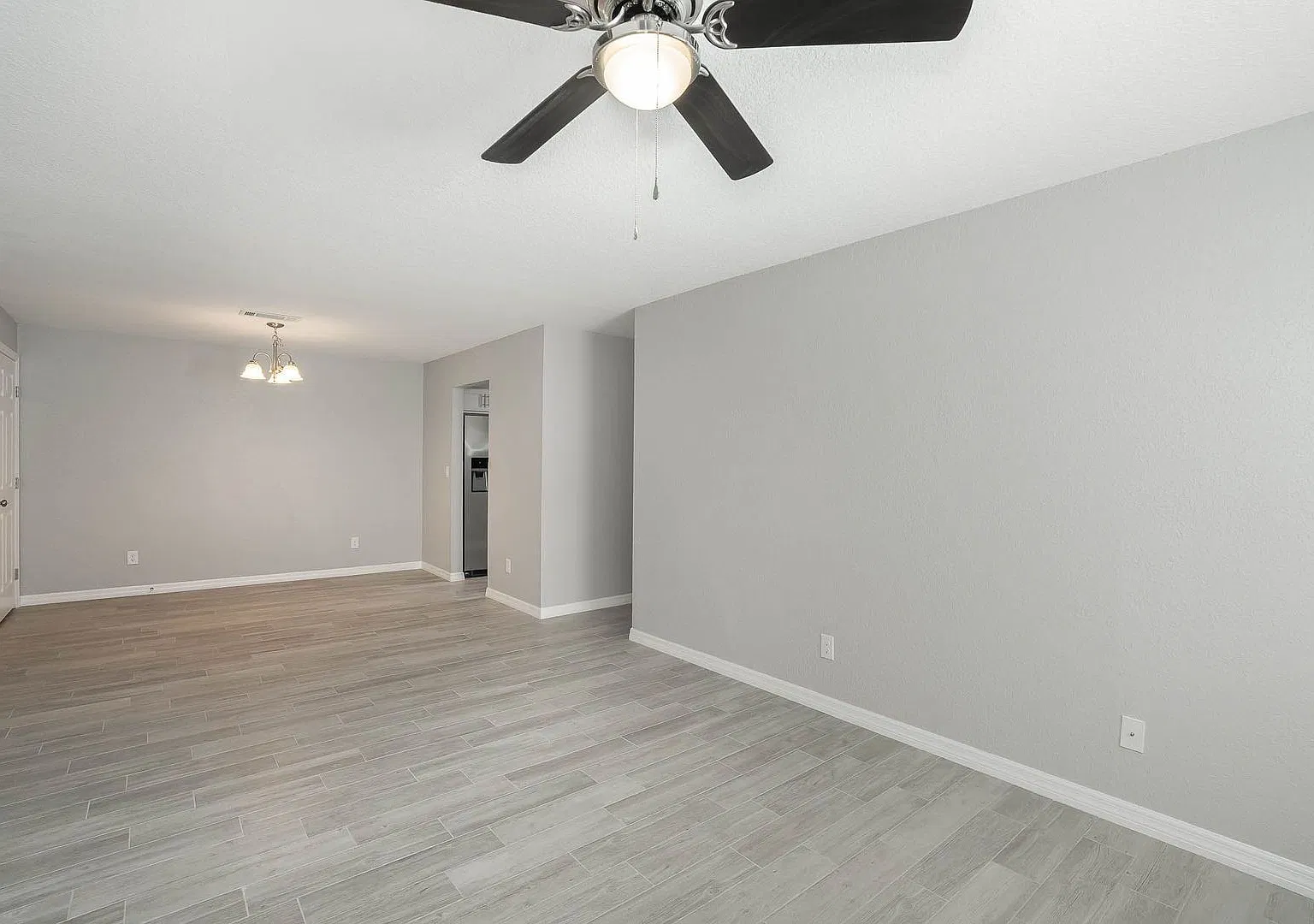 321 Sun Dial Court — Photo 2
