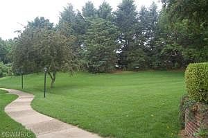 3rd image of 2531 Stratford Dr #126