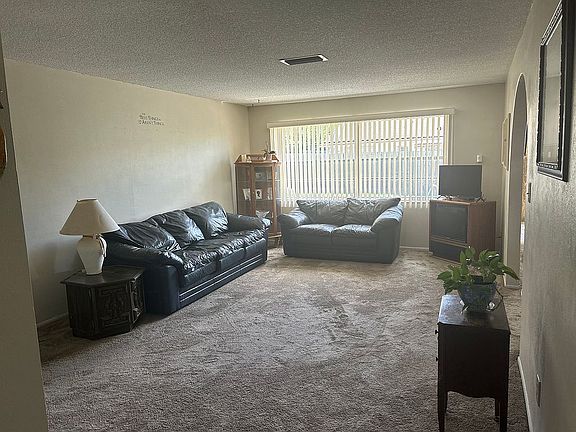 4th image of 8197 Coachlight Cir