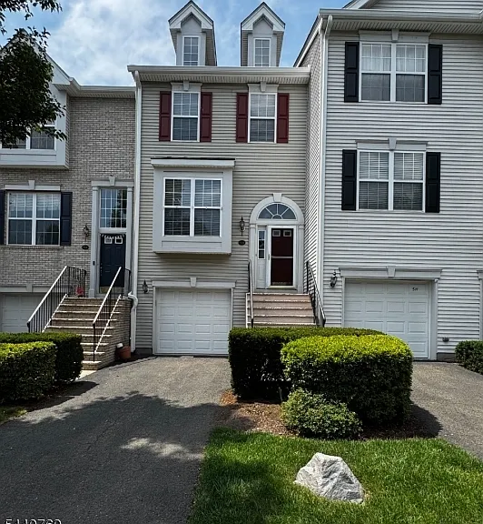 533 Coventry Dr — Photo 1