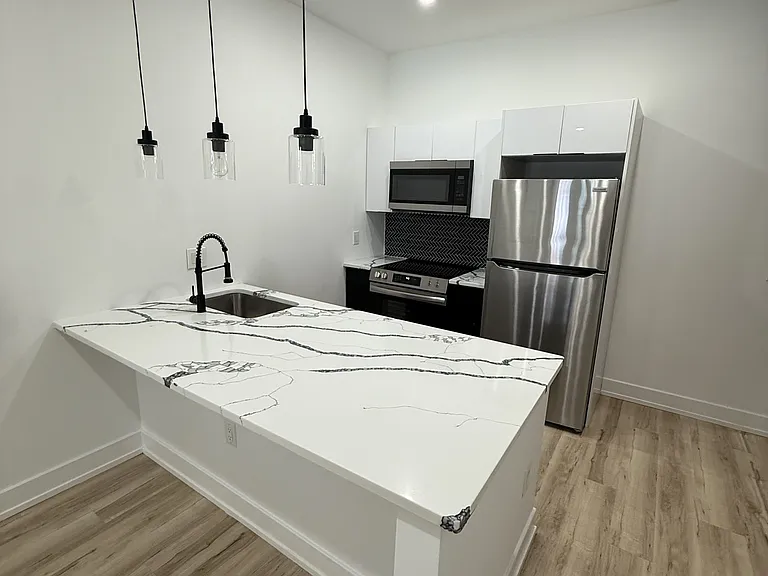 1222 W Hilton St #1 — Photo 2