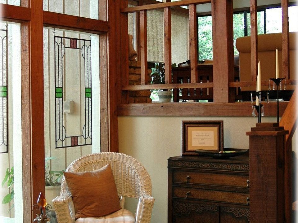 2nd image of 322 Forest Rd