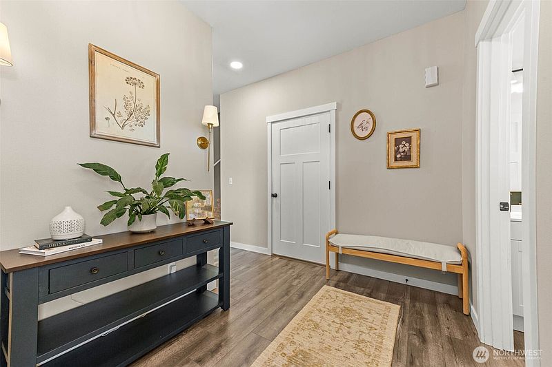 4th image of 9935 Locust Court SE