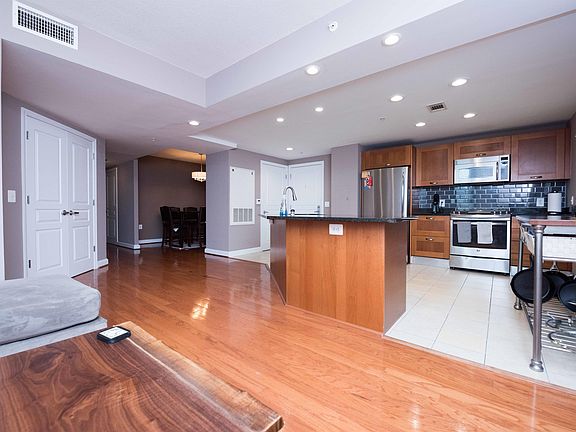 4th image of 2451 Midtown Ave #826