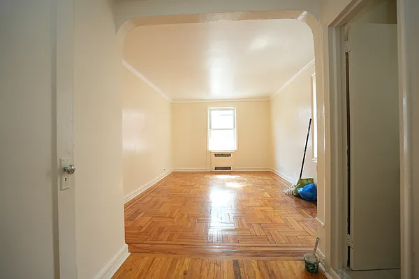 Rented by Norman Raindel, LREB | media 51