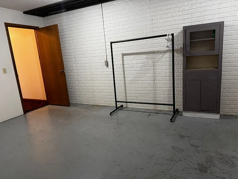 127 E Adams St #B7 — Photo 23