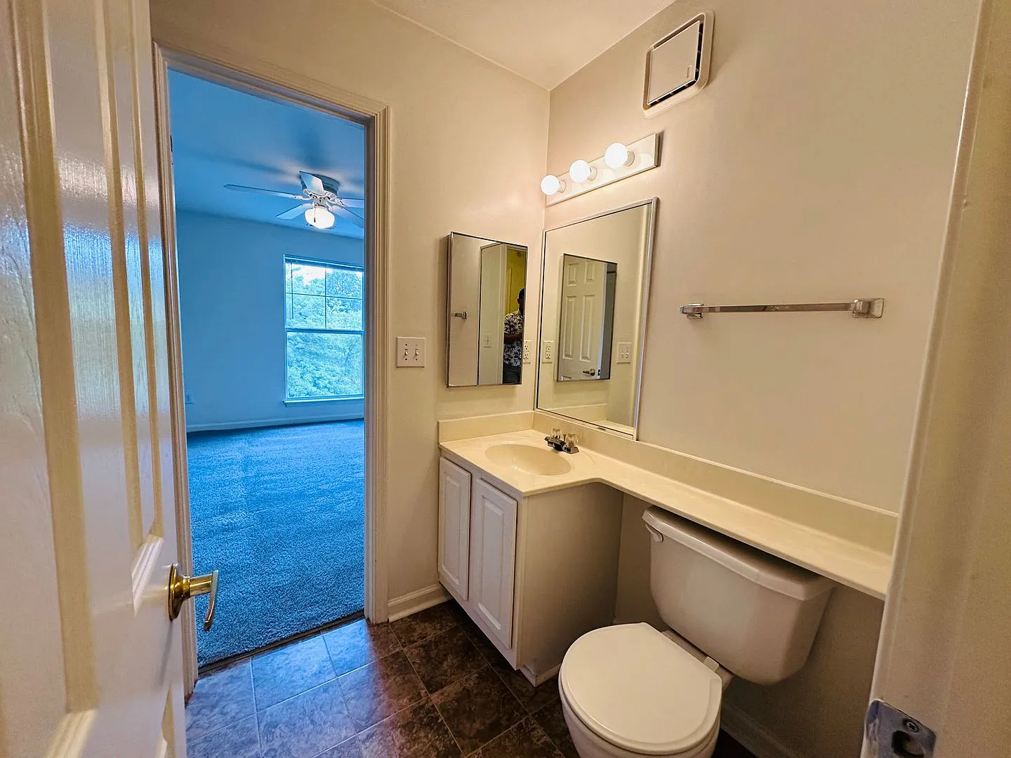 2 Bedroom, 2 Bath Condo — Photo 4