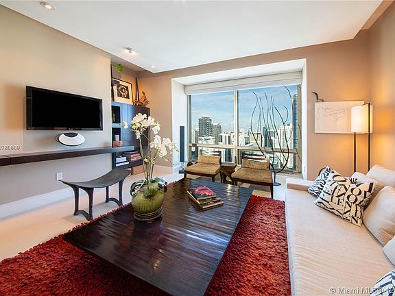 4th image of 1425 Brickell Ave APT 52D