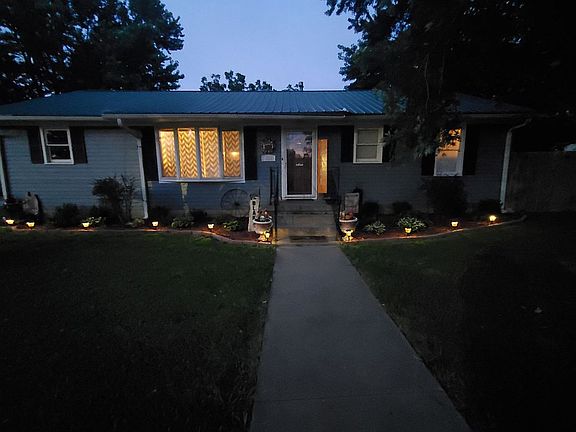 5th image of 916 Logan St