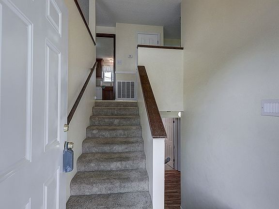 3rd image of 136 Bethel St