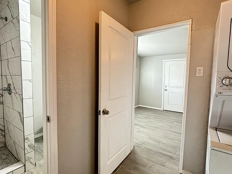 821 Olson St #B — Photo 11