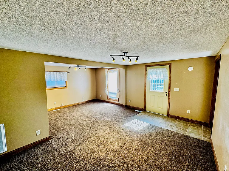 2109 Monte Vista Dr — Photo 6