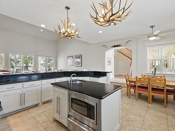 5th image of 1755 Park Rd #36