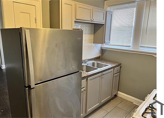 3rd image of 8018 S Maryland Ave #3