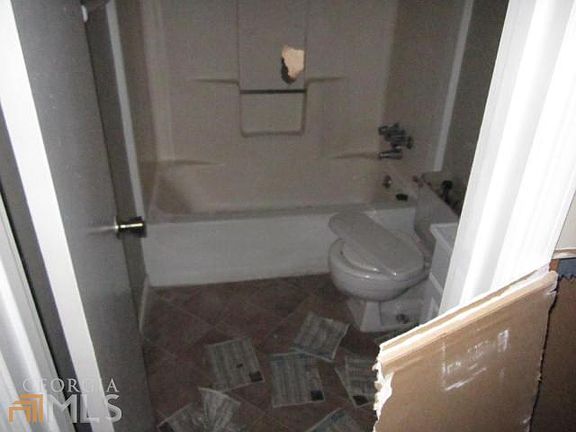 5th image of 1351 Reddington Ln