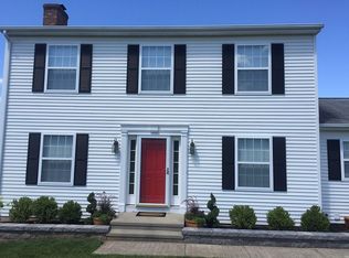 12 Meadow Rd, Cromwell, CT 06416