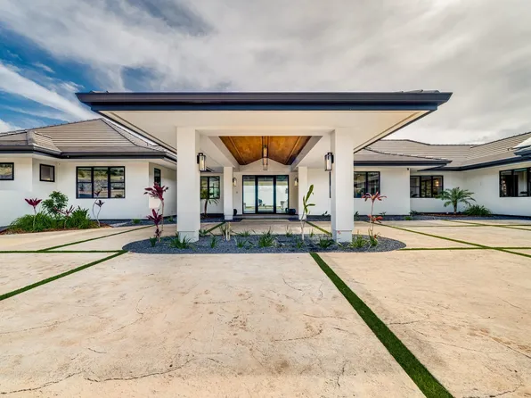 100 Kalelemuku Pl, Kula, HI 96790