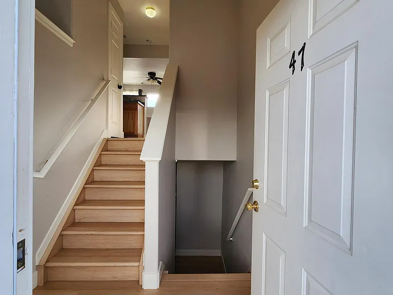 47 Vale Cir — Photo 2