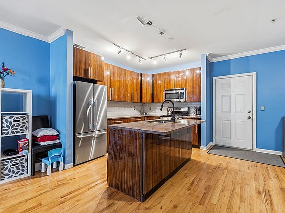 4th image of 510 Monroe St APT 202
