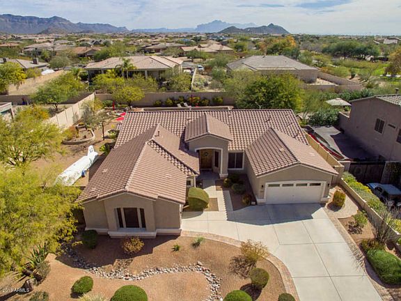 2nd image of 2053 N Hillridge Cir