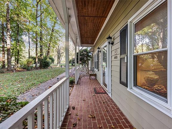 4th image of 1425 Trailwood Ln