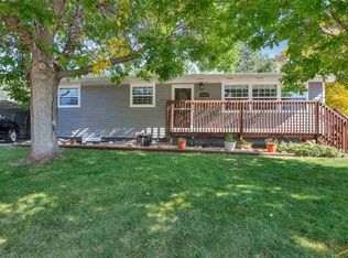 4606 Wentworth Dr, Rapid City, SD 57702