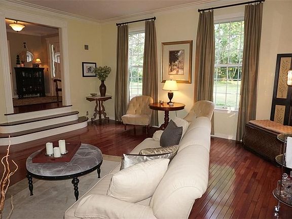 5th image of 3704 Parkhill Cir NW