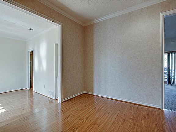 3rd image of 2711 Monarch Dr