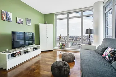 Sold by Avenue Sotheby's International Realty