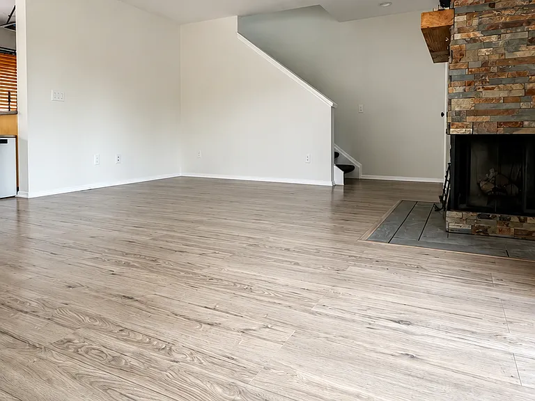 2725 Ariane Dr — Photo 13
