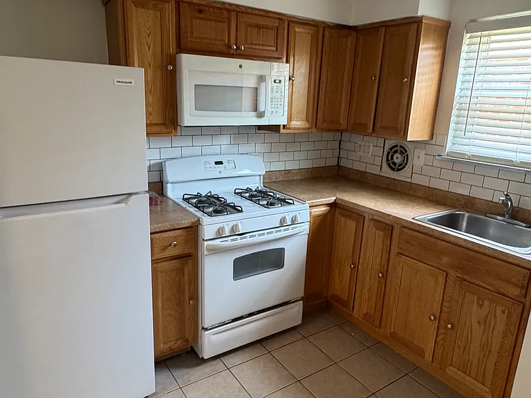 2228 Strahle St #2 — Photo 6