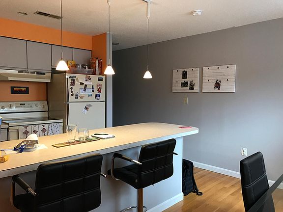 Kitchen - not orange anymore