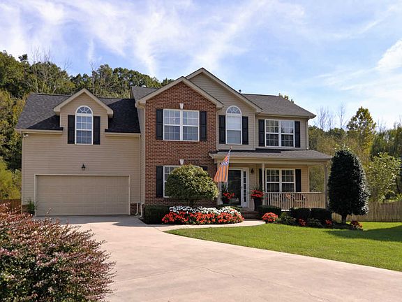 3rd image of 3301 Branch Hill Ln