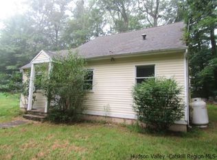 30 Forest Glen Rd, Shawangunk, NY 12566