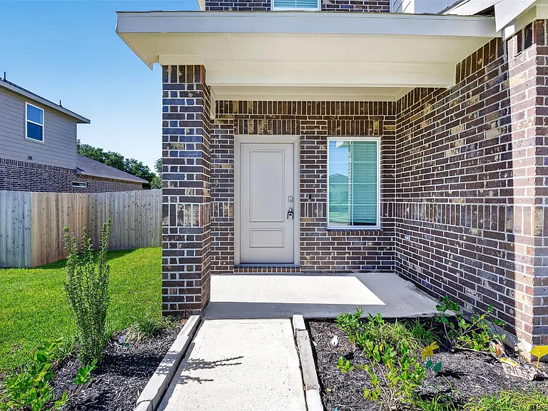 407 Robin St — Photo 4