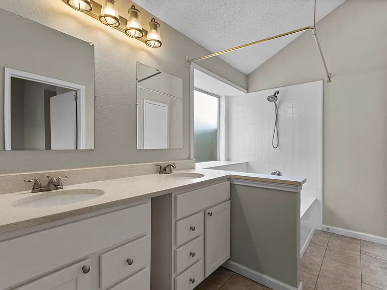 2847 Red Oak Dr — Photo 14