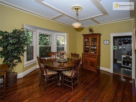 2nd image of 709 E 41st St