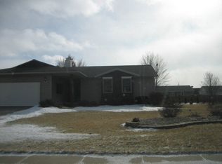 1607 Navajo St, Burlington, IA 52601