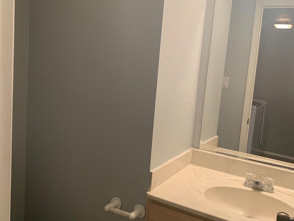 1st image of 1819 Moneda Dr NW