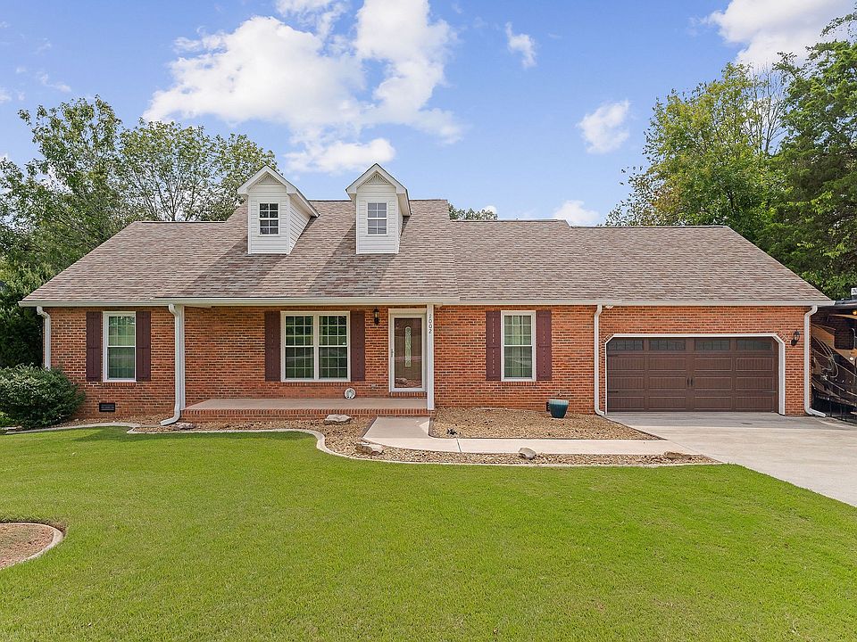 1st image of 1002 River Bend Dr