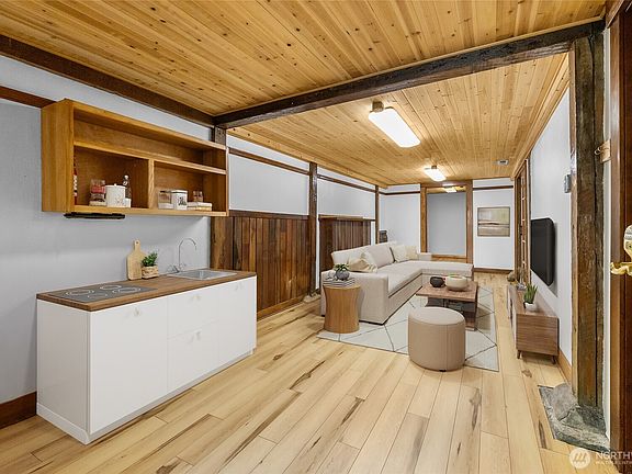 5th image of 913 N Ainsworth Avenue