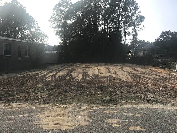 2nd image of 319 Palm Dr