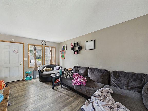 2nd image of 355 14th Ave S