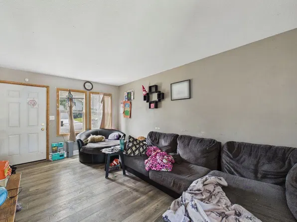 355 14th Ave S, South Saint Paul, MN 55075
