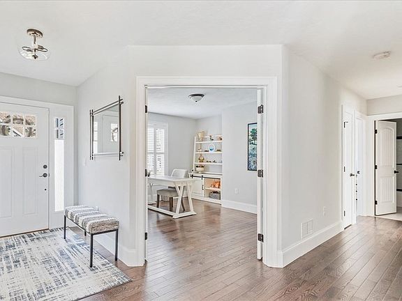 4th image of 21 Country Club Ln #27