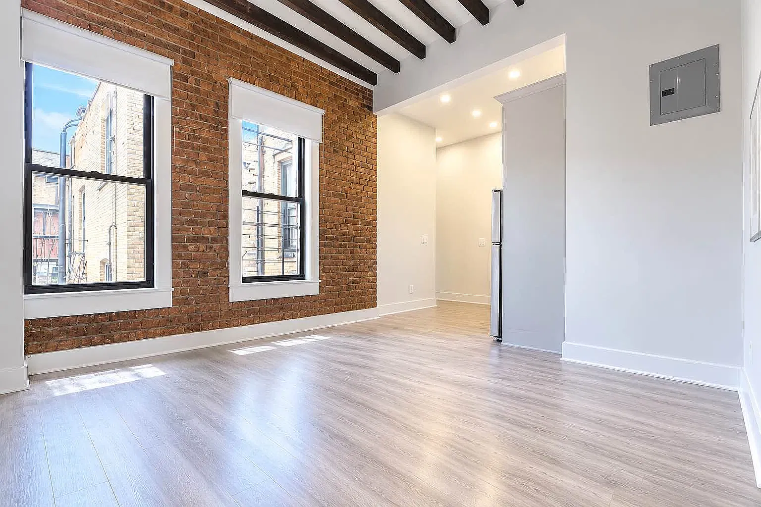 77 Varet Street — Photo 1