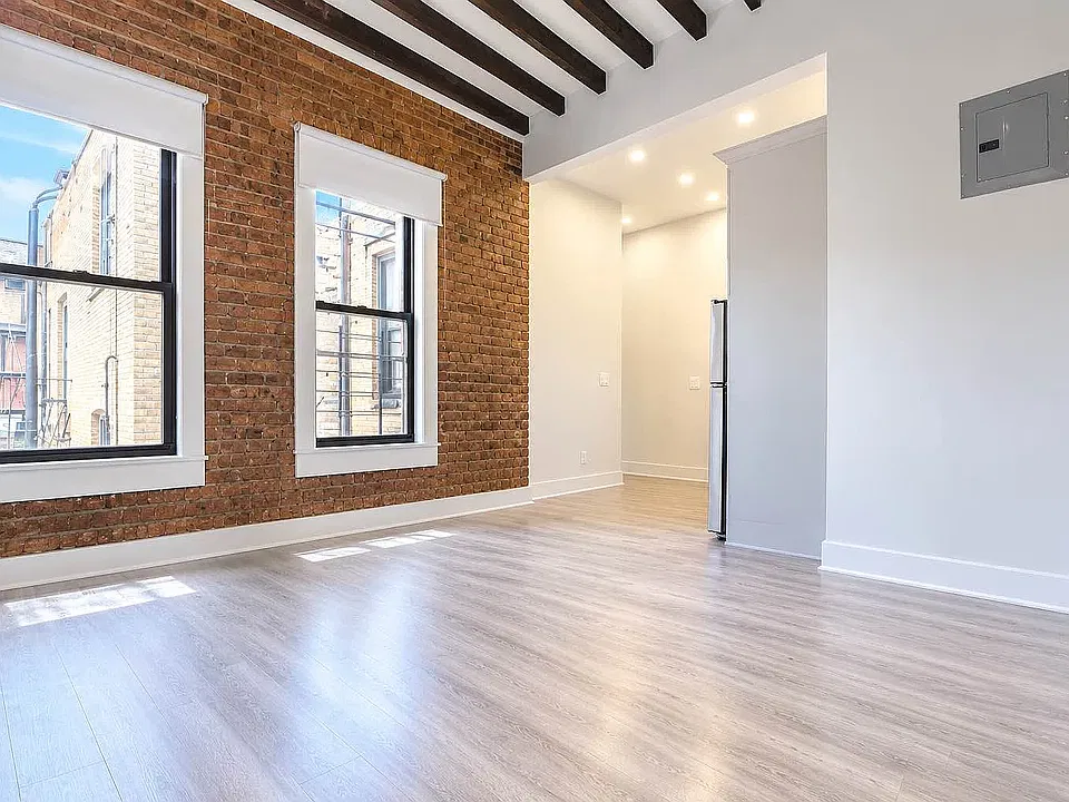77 Varet St #25