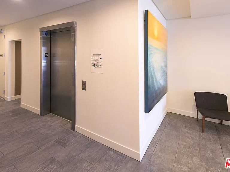 938 S Orange Grove Ave #302 — Photo 3